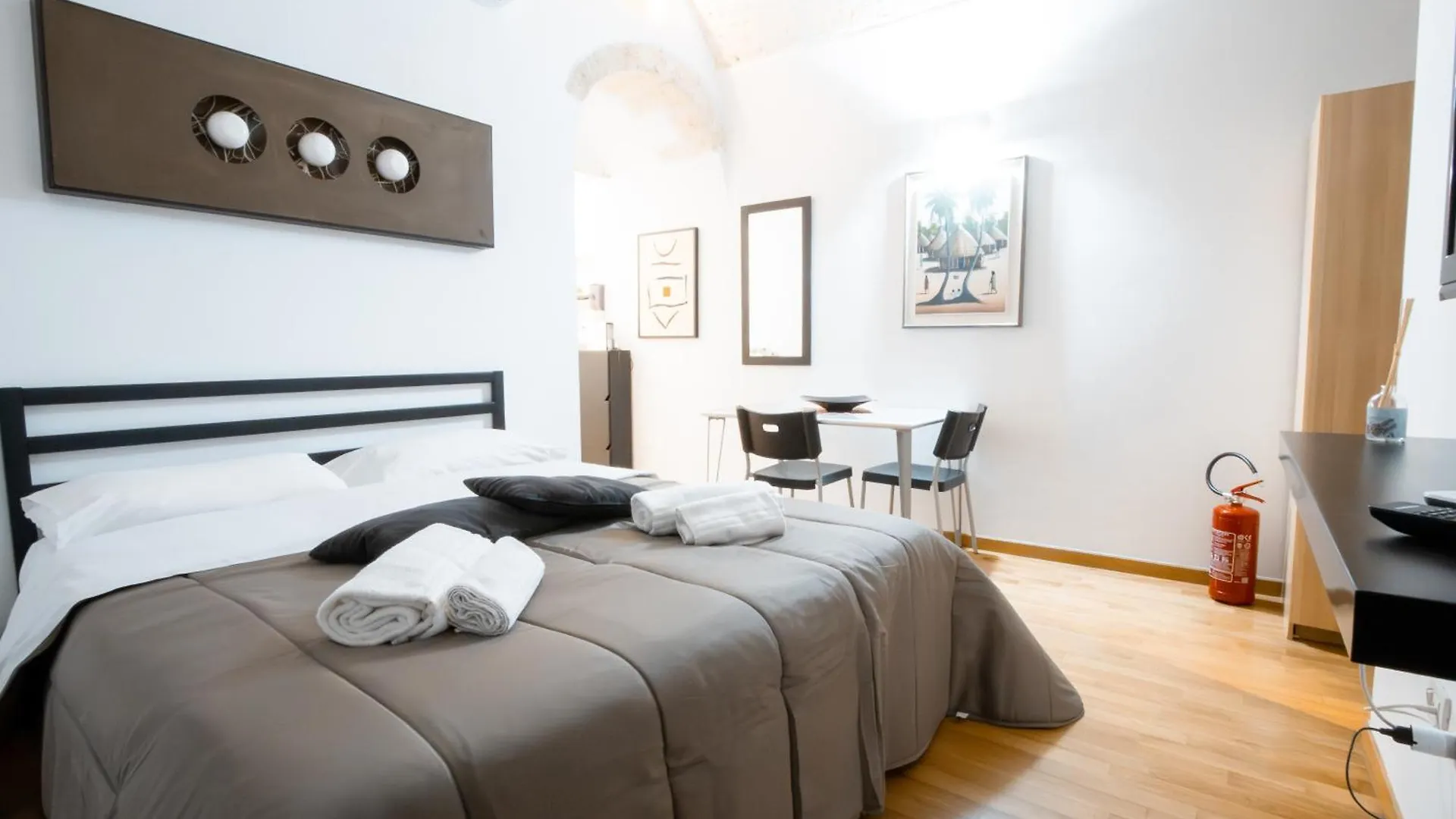 Roka Apartment Bari 0*,  Italia