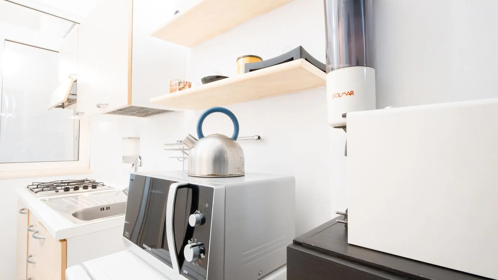 Roka Apartment Bari 0*,